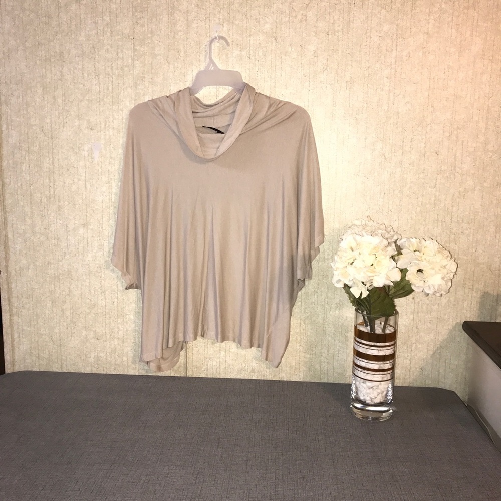 🪴3/$25 - Gray Bat Style Blouse